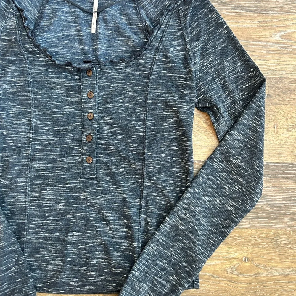 Free People Henley long sleeved top ribbed front and ruffle cuffs and collar XS